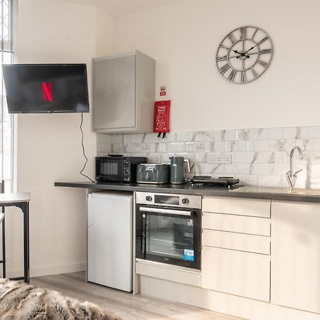 Cosy Cardiff Apartments - Garden Lounge Exterior photo